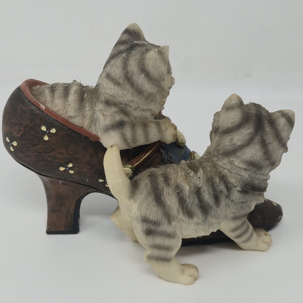 Vintage Kittens in Shoe Figurine Gray Tabby Cats High Heel Resin Decor 4"Hx5L" - Picture 6 of 13